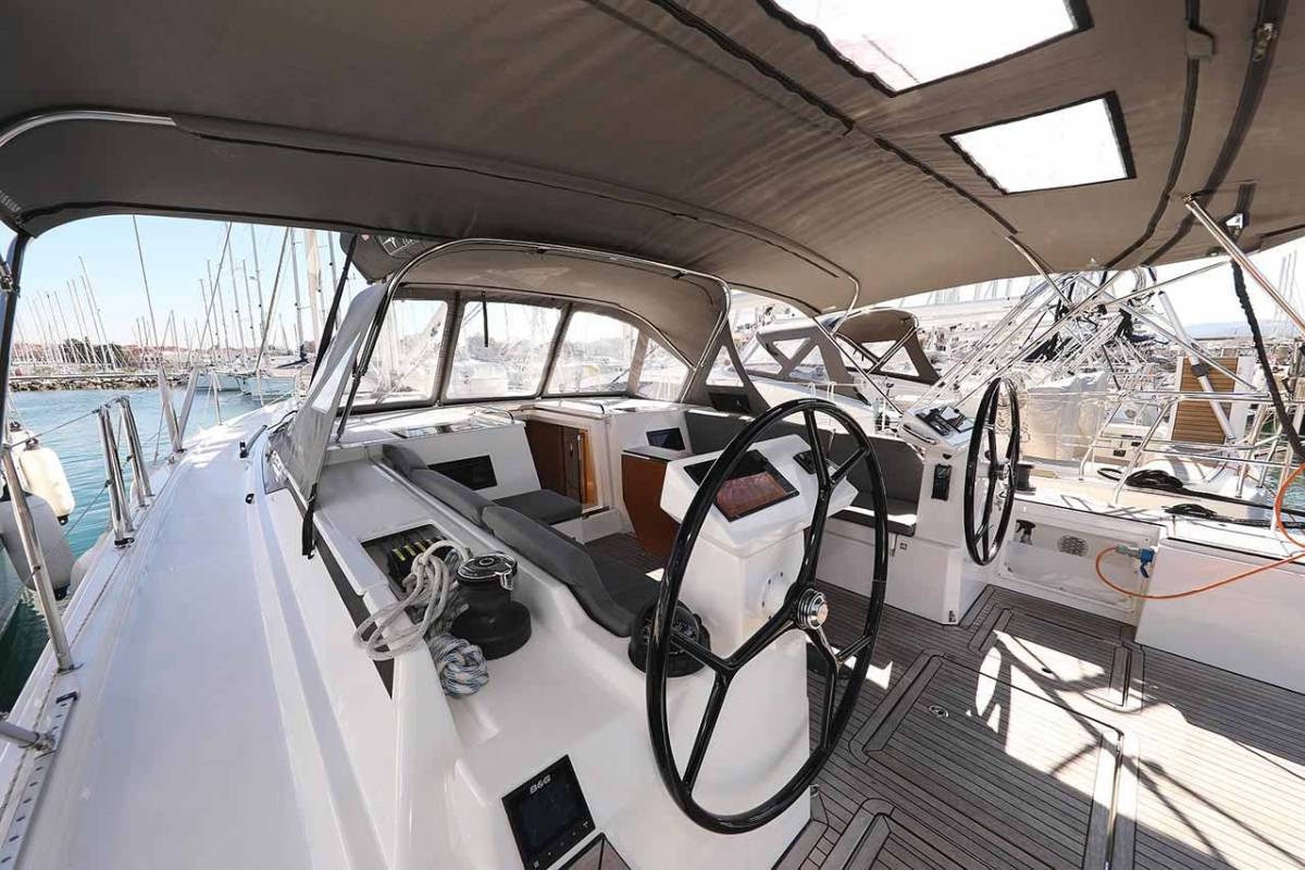 Bavaria C45 Holiday, A.HO.I. one | Noleggio di Yacht Croazia