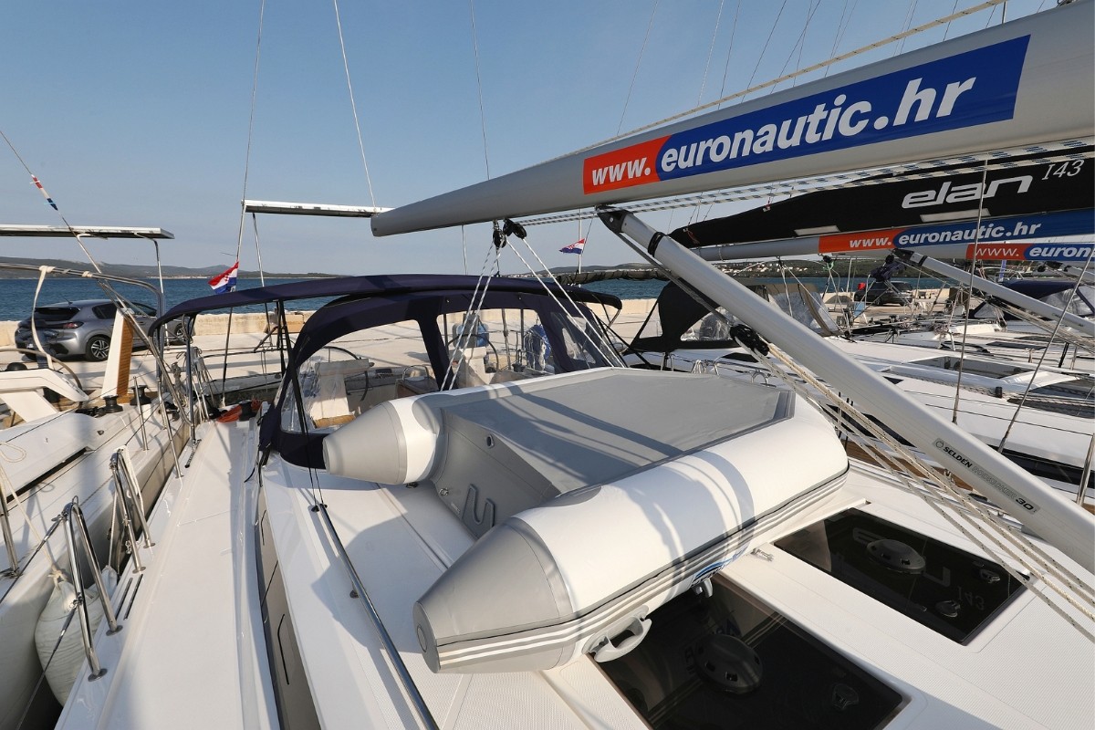 Bavaria C45 Holiday, Bella | Yacht Charter Croatia