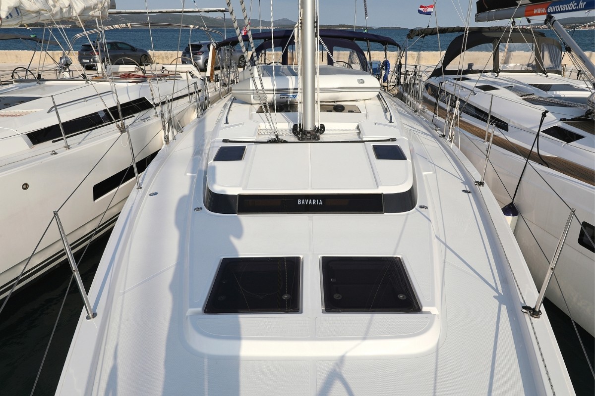 Bavaria C45 Holiday, Bella | Yacht Charter Croatia