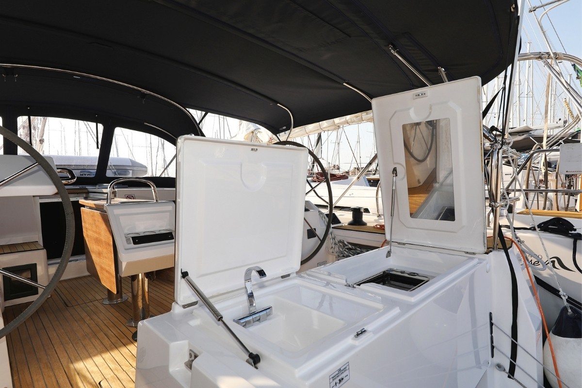Bavaria C45 Holiday, Bella | Yacht Charter Croatia