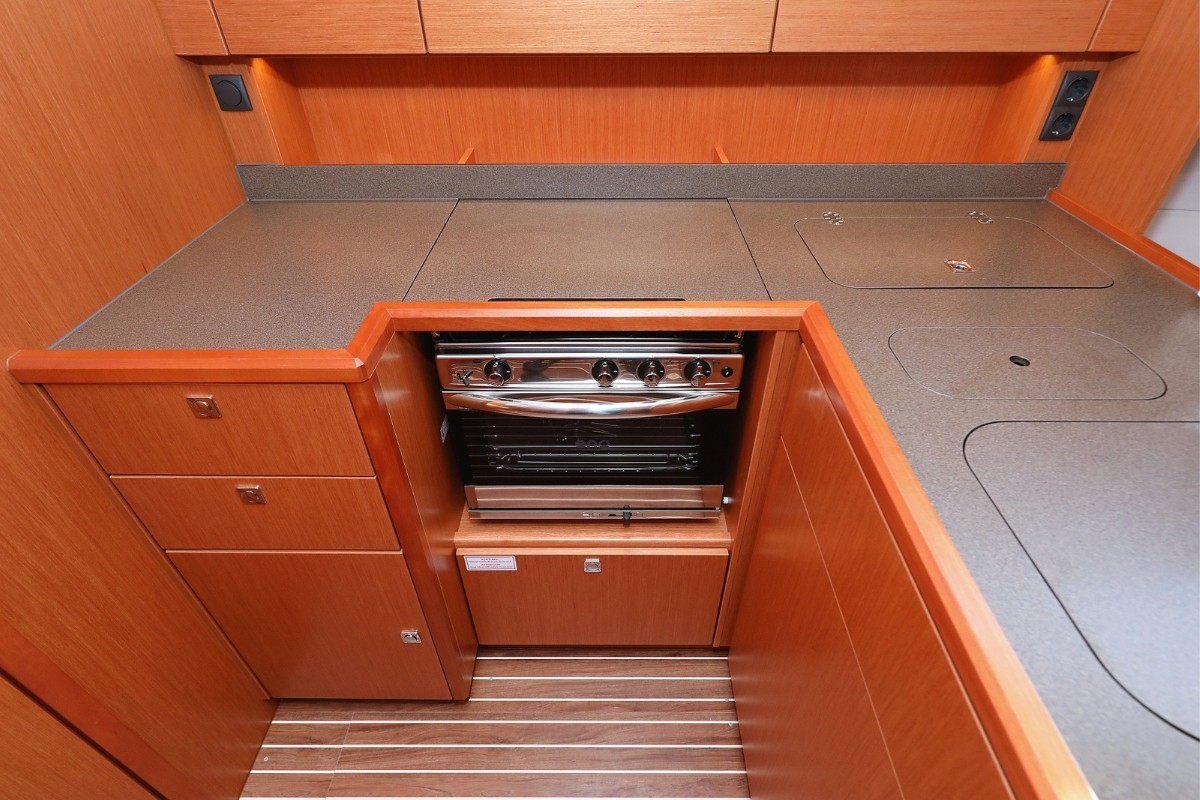 Bavaria C45 Holiday, Bella | Yacht Charter Croatia
