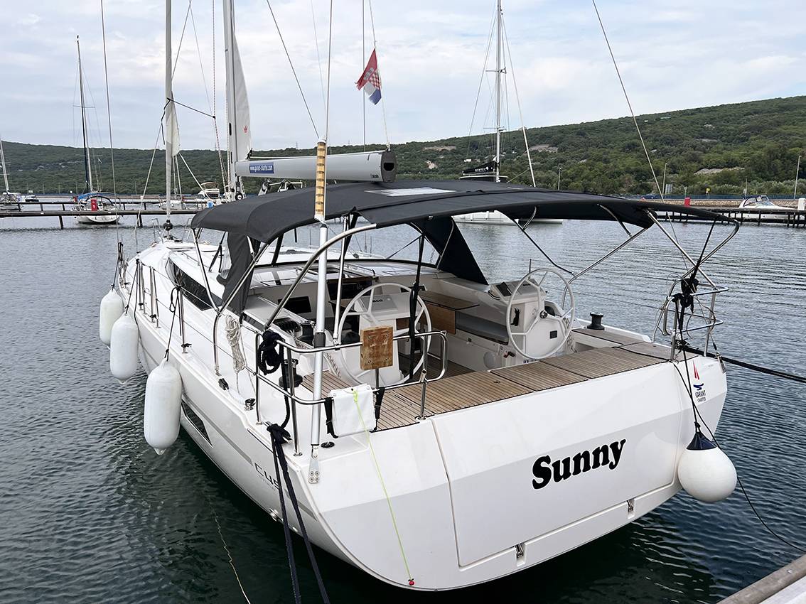 Bavaria C45 Style, Sunny | Yacht Charter Croatia