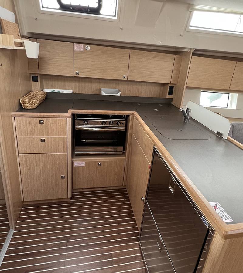 Bavaria C45 Style, Sunny | Yacht Charter Croatia