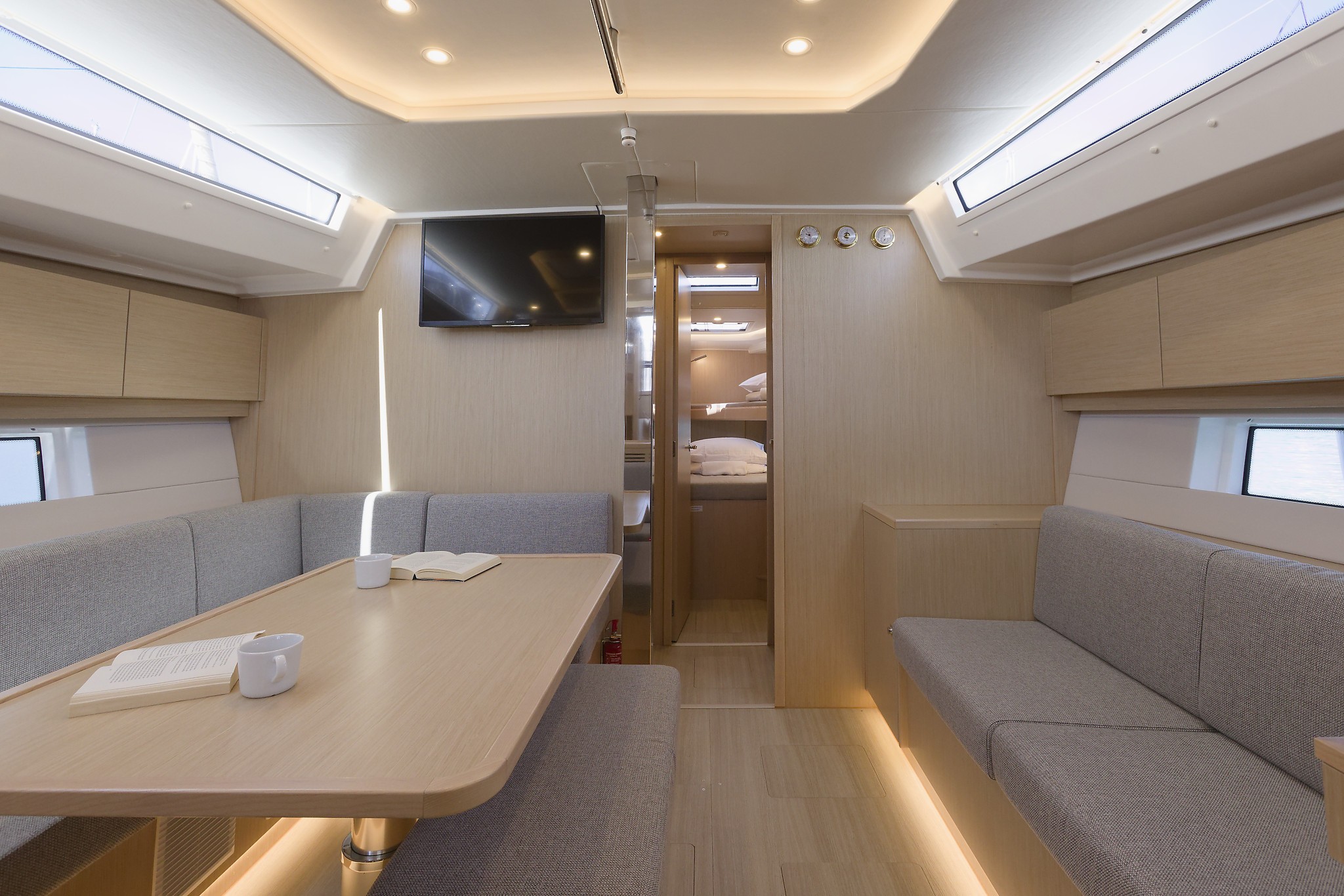 Bavaria C45, Manann II | Yacht Charter Croatia