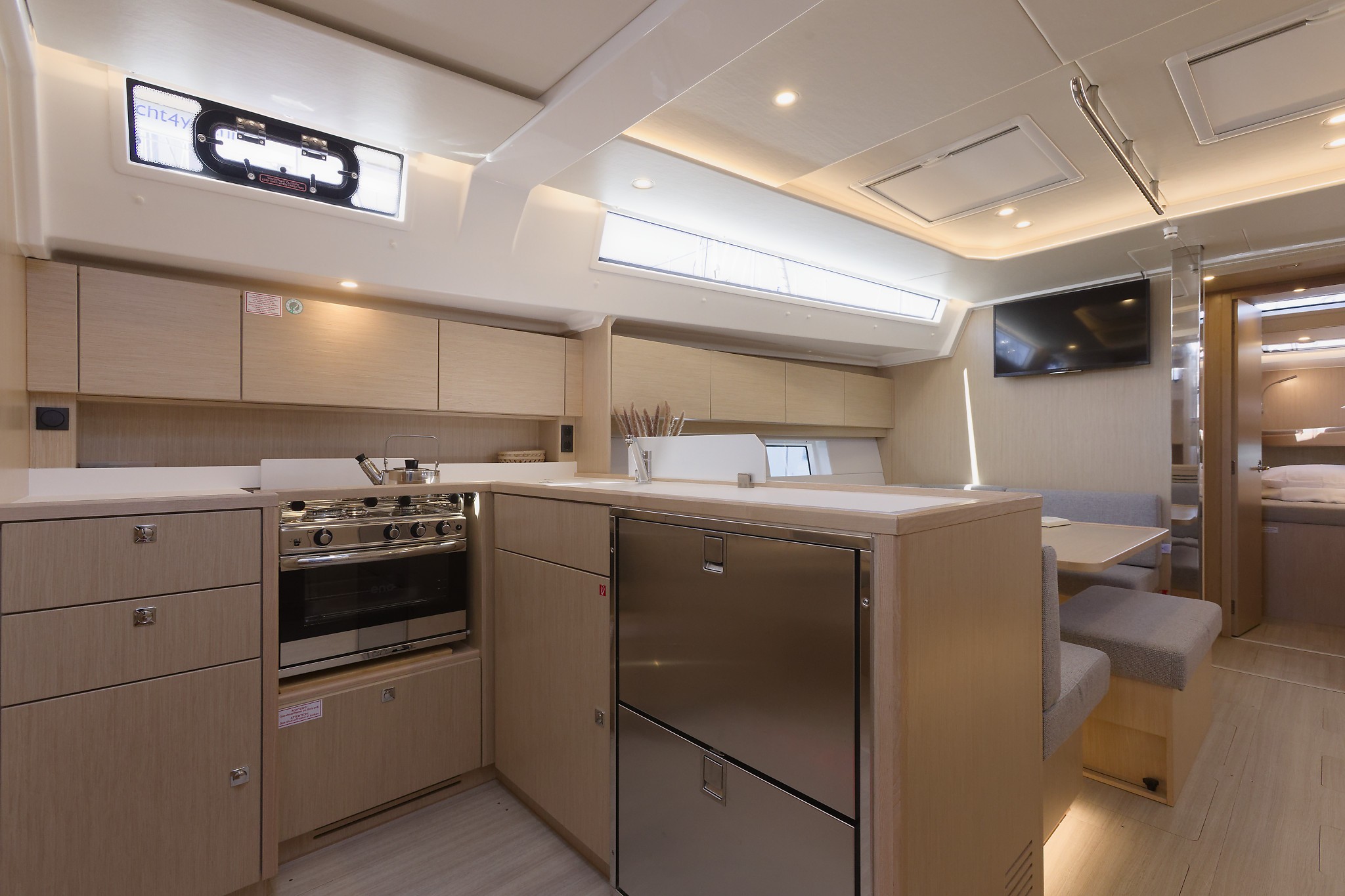 Bavaria C45, Manann II | Yacht Charter Croatia