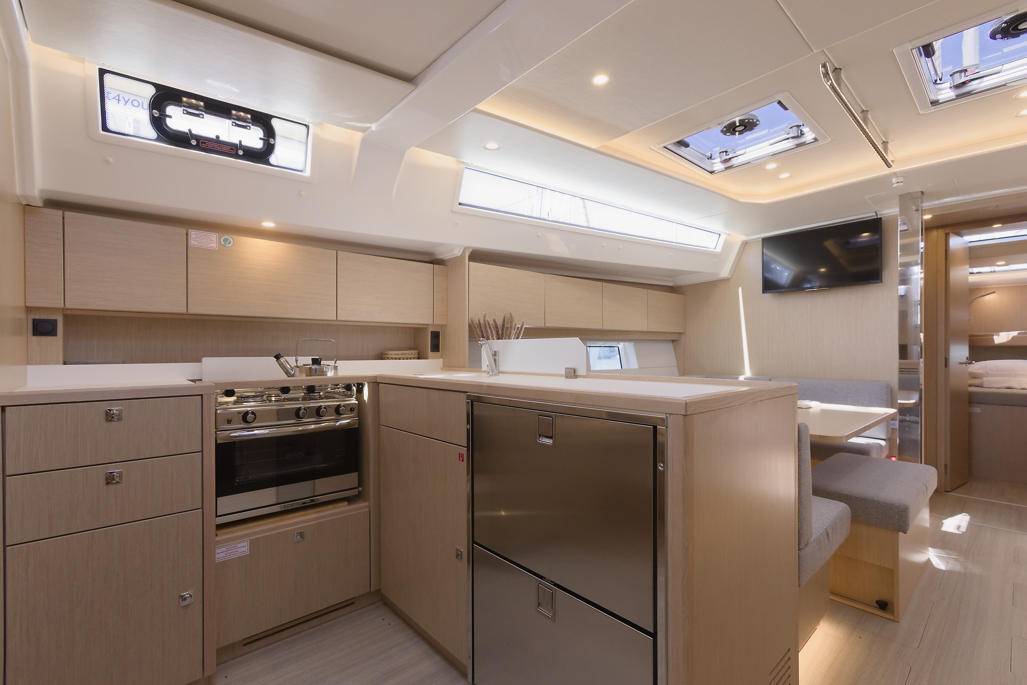 Bavaria C45, Manann II | Yacht Charter Croatia