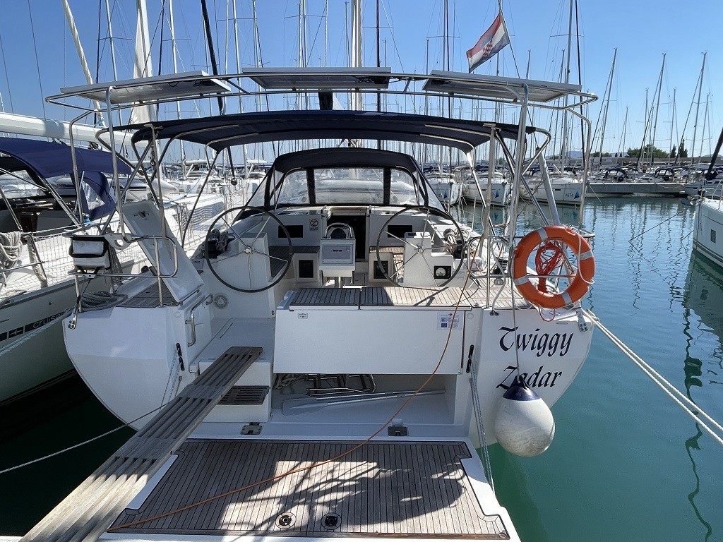 Bavaria C45, Twiggy | Yacht Charter Croatia