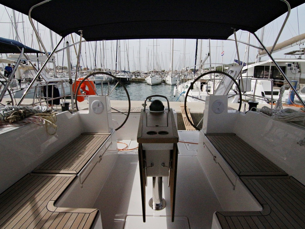 Bavaria C45, Twiggy | Yacht Charter Croatia