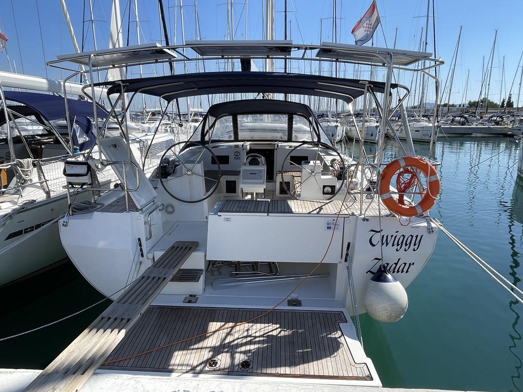 Bavaria C45, Twiggy | Yacht Charter Croatia
