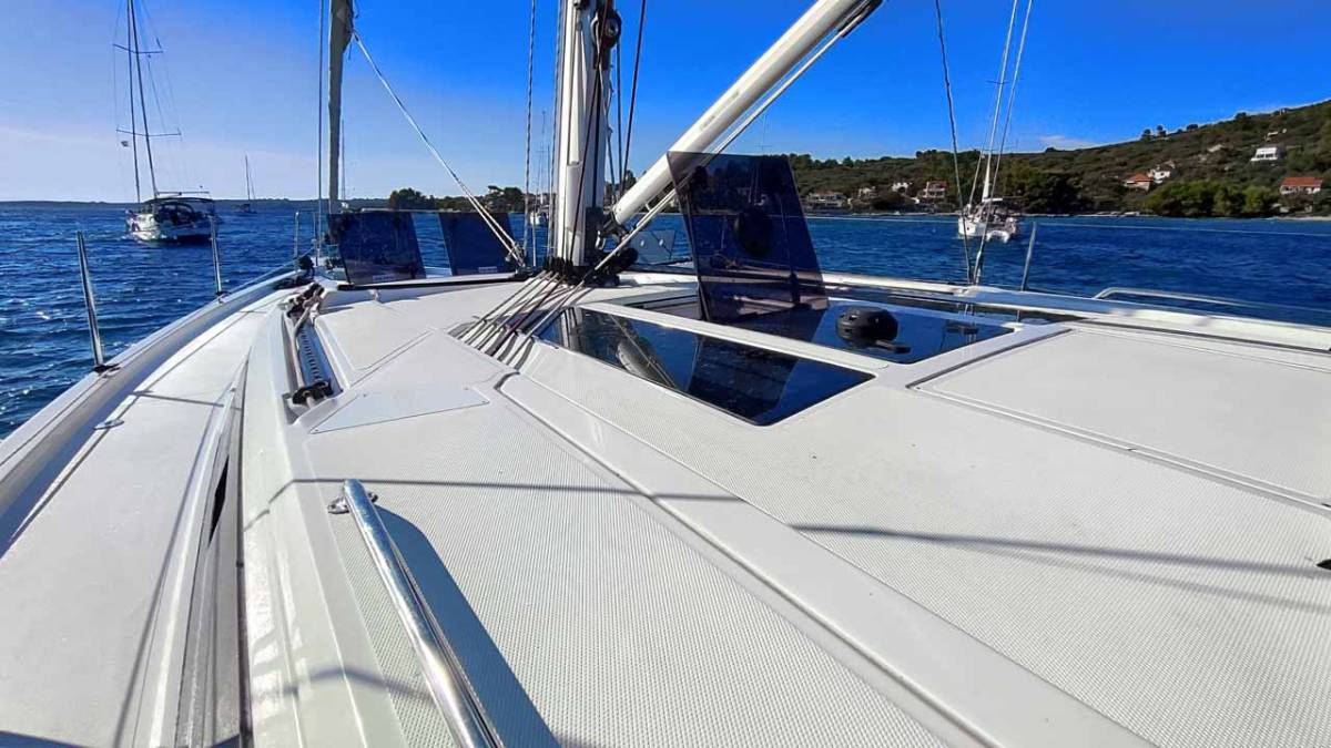Bavaria C46, Estinella | Yacht Charter Croatia