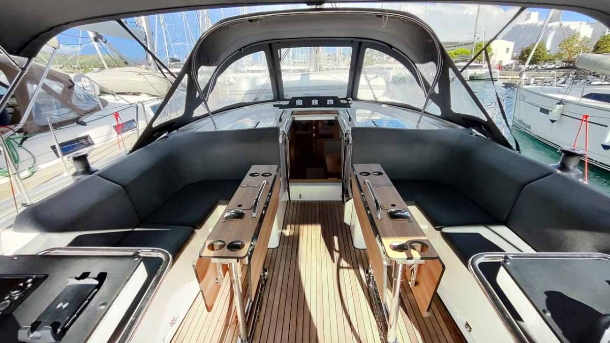 Bavaria C46, Estinella | Yacht Charter Croatia