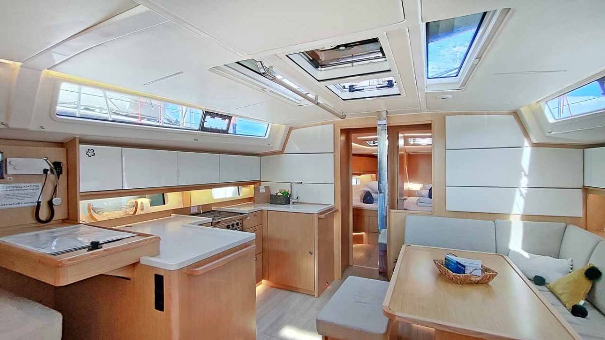 Bavaria C46, Estinella | Yacht Charter Croatia