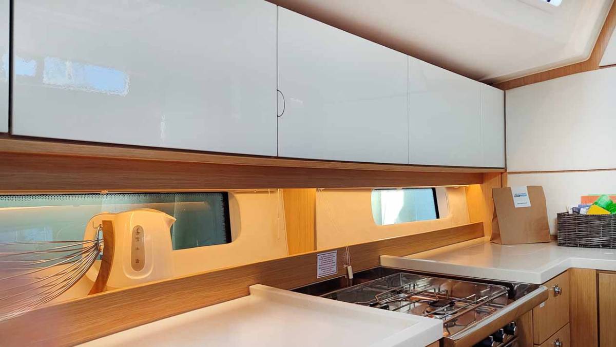 Bavaria C46, Estinella | Yacht Charter Croatia