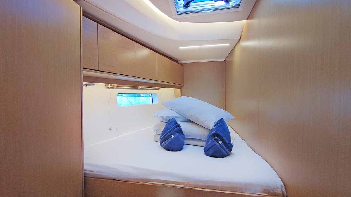 Bavaria C46, Estinella | Yacht Charter Croatia