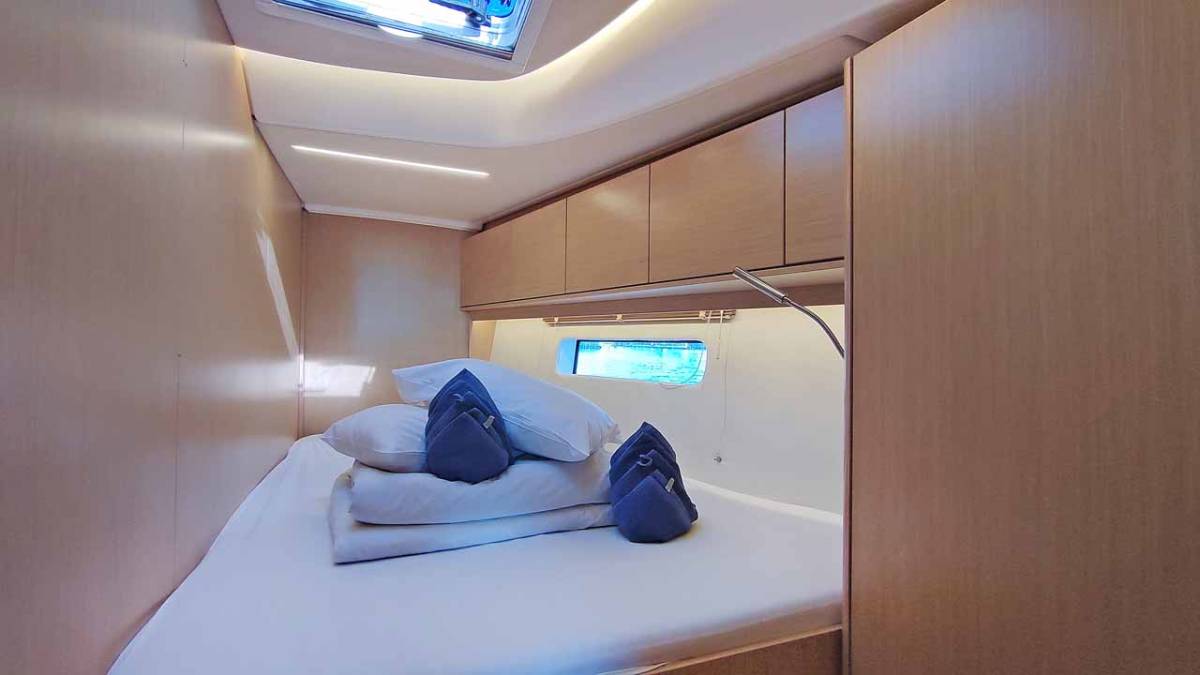 Bavaria C46, Estinella | Yacht Charter Croatia