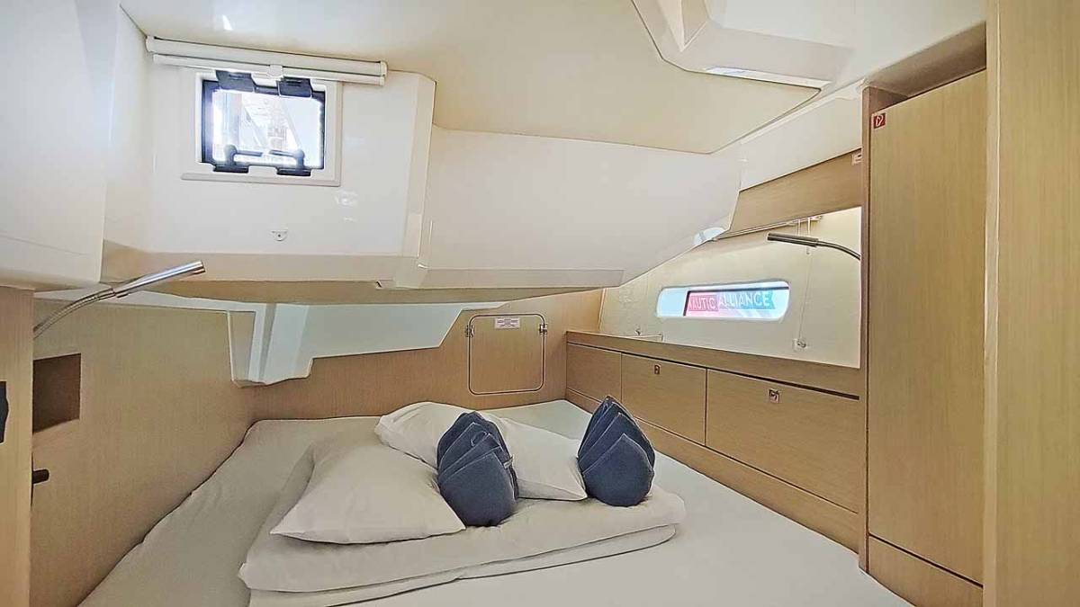 Bavaria C46, Estinella | Yacht Charter Croatia