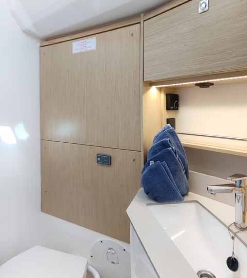 Bavaria C46, Estinella | Yacht Charter Croatia