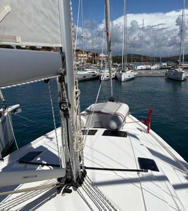 Bavaria C46, Ara | Yacht Charter Croatia
