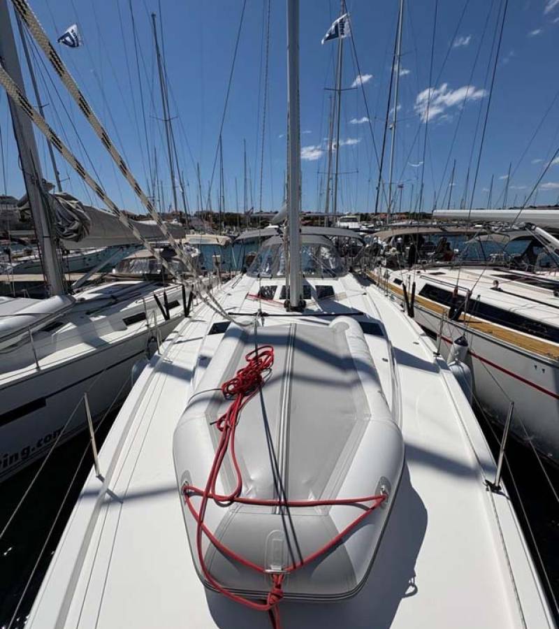 Bavaria C46, Ara | Yacht Charter Croatia