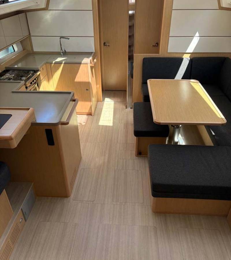 Bavaria C46, Ara | Yacht Charter Croatia