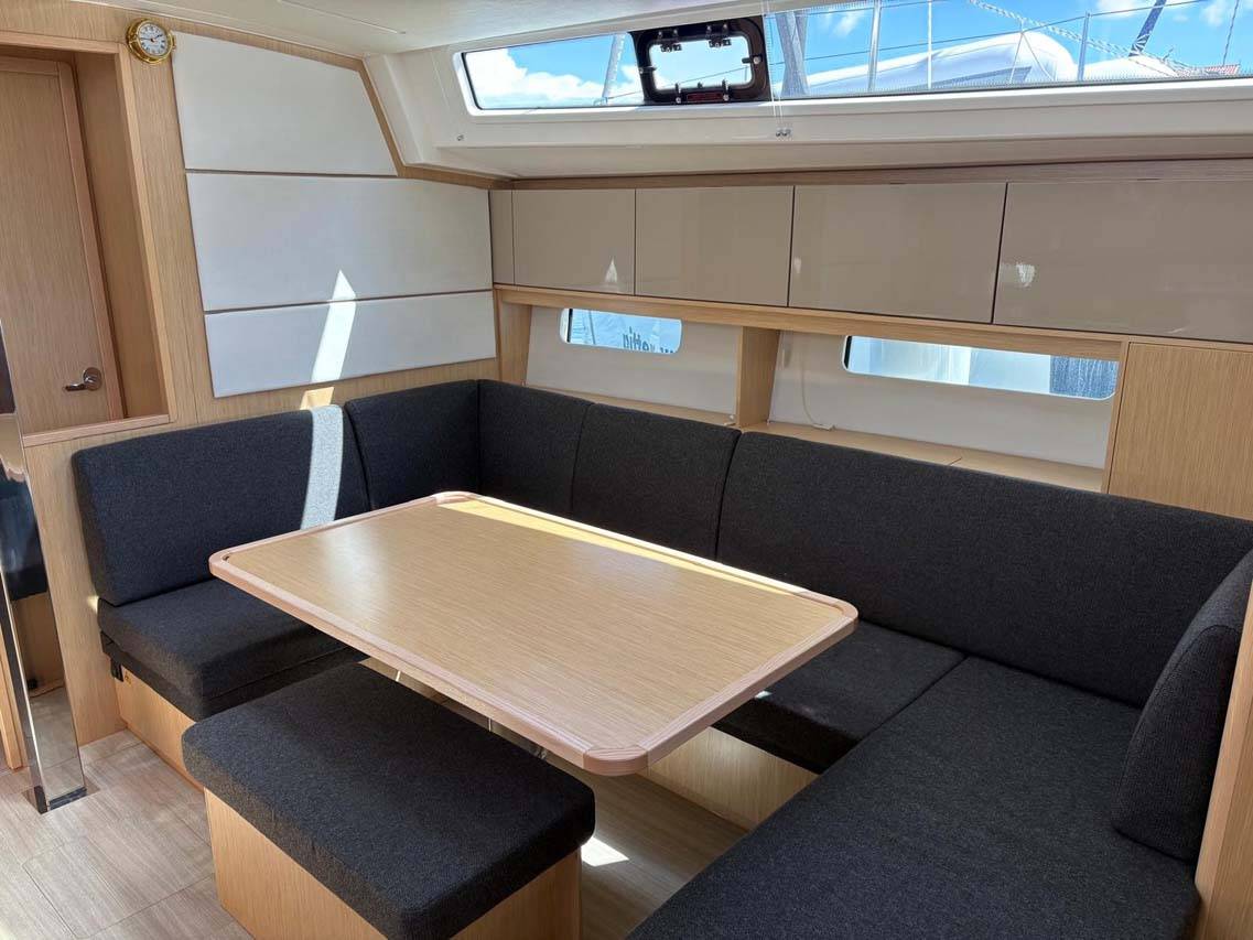 Bavaria C46, Ara | Yacht Charter Croatia