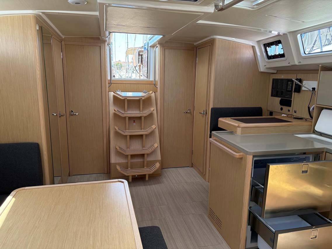 Bavaria C46, Ara | Yacht Charter Croatia