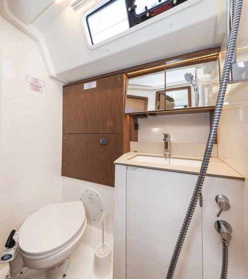 Bavaria C46, Aquila | Yacht Charter Croatia
