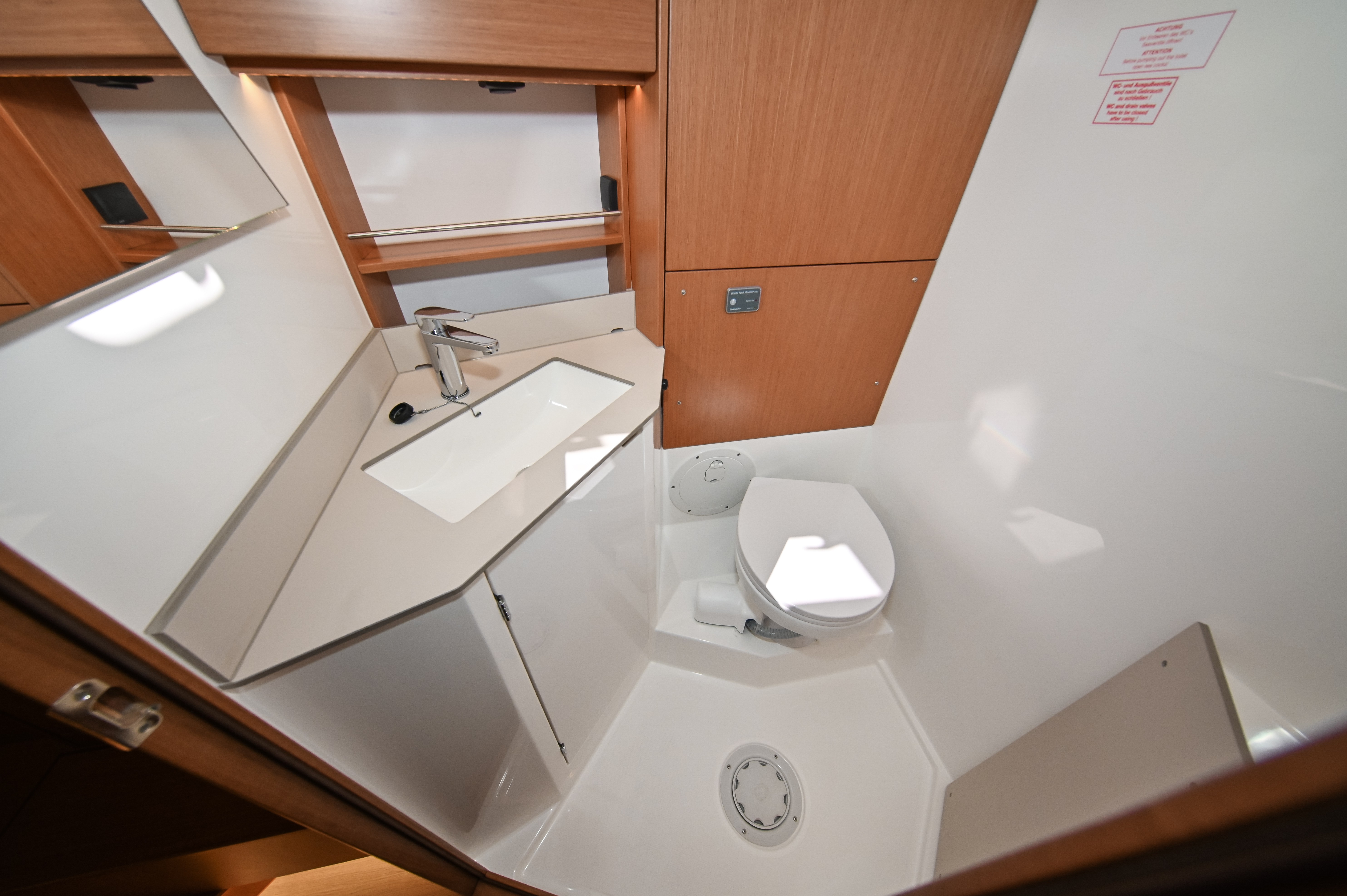 Bavaria C46, Bosun | Yacht Charter Croatia