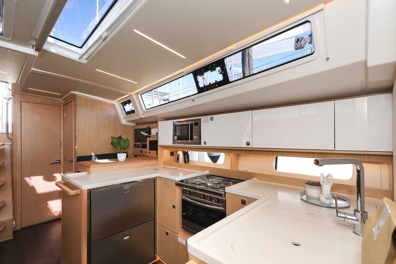 Bavaria C46, Delizia | Yacht Charter Croatia