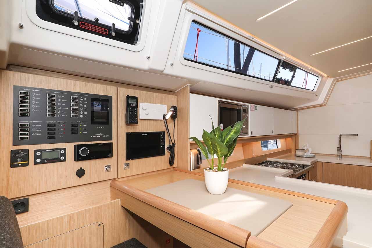Bavaria C46, Delizia | Yacht Charter Croatia