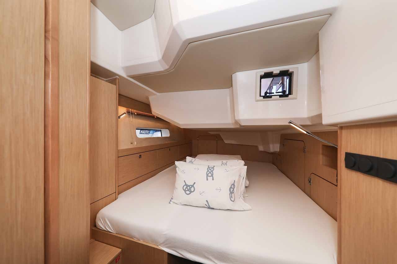 Bavaria C46, Delizia | Yacht Charter Croatia