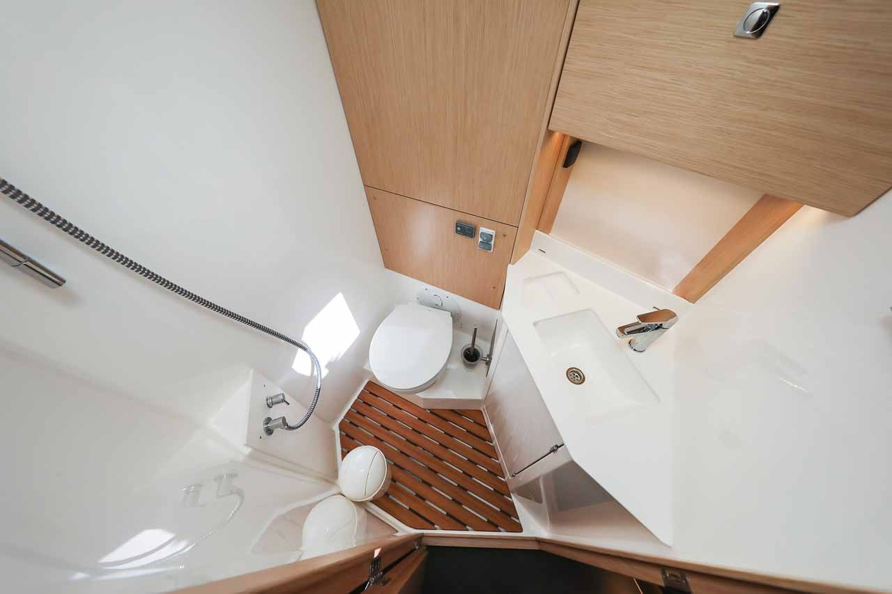 Bavaria C46, Delizia | Yacht Charter Croatia