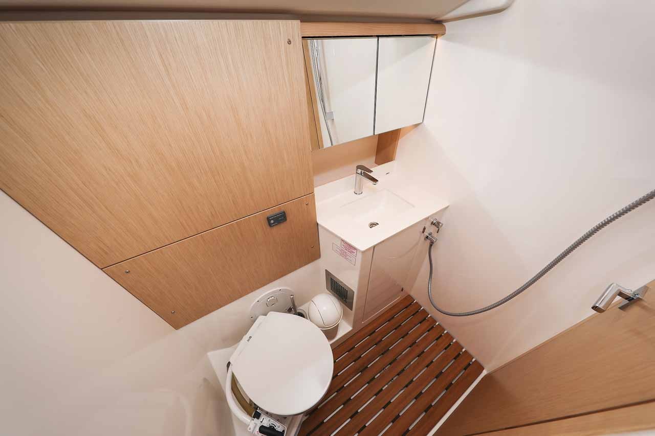Bavaria C46, Delizia | Yacht Charter Croatia