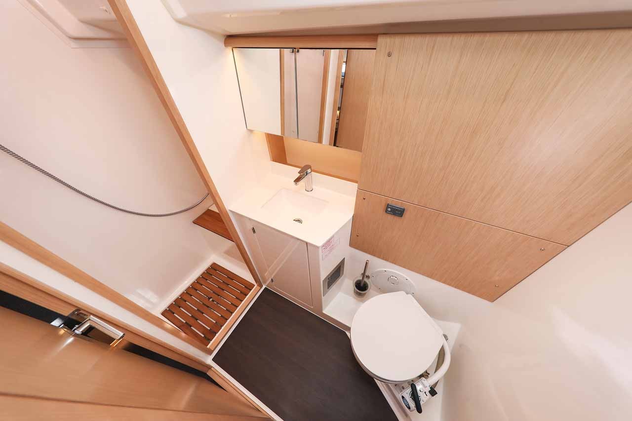 Bavaria C46, Delizia | Yacht Charter Croatia