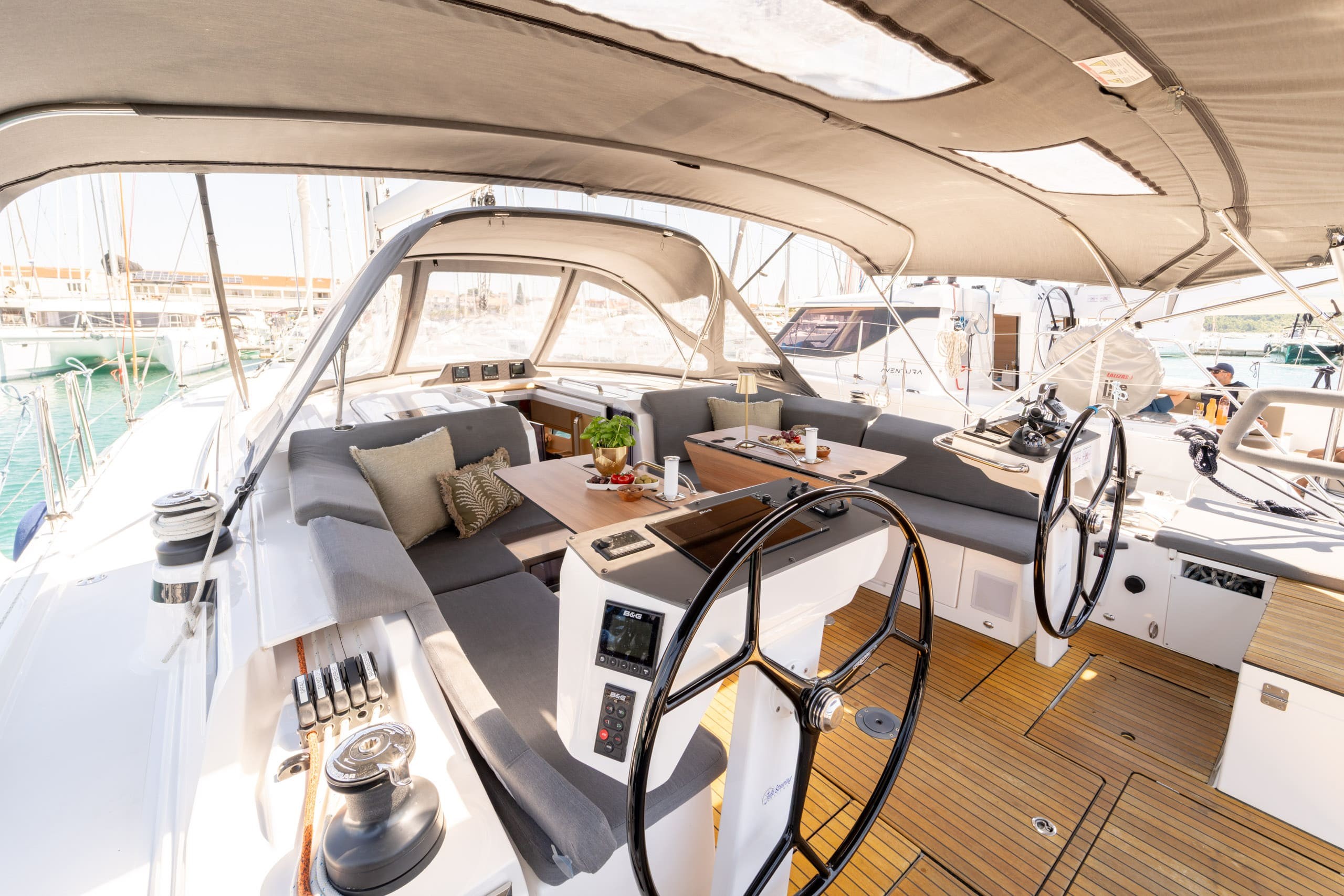 Bavaria C46, Art N | Noleggio di Yacht Croazia