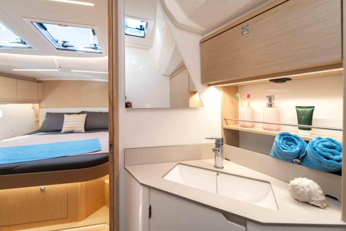 Bavaria C46, Sofia | Yacht Charter Croatia