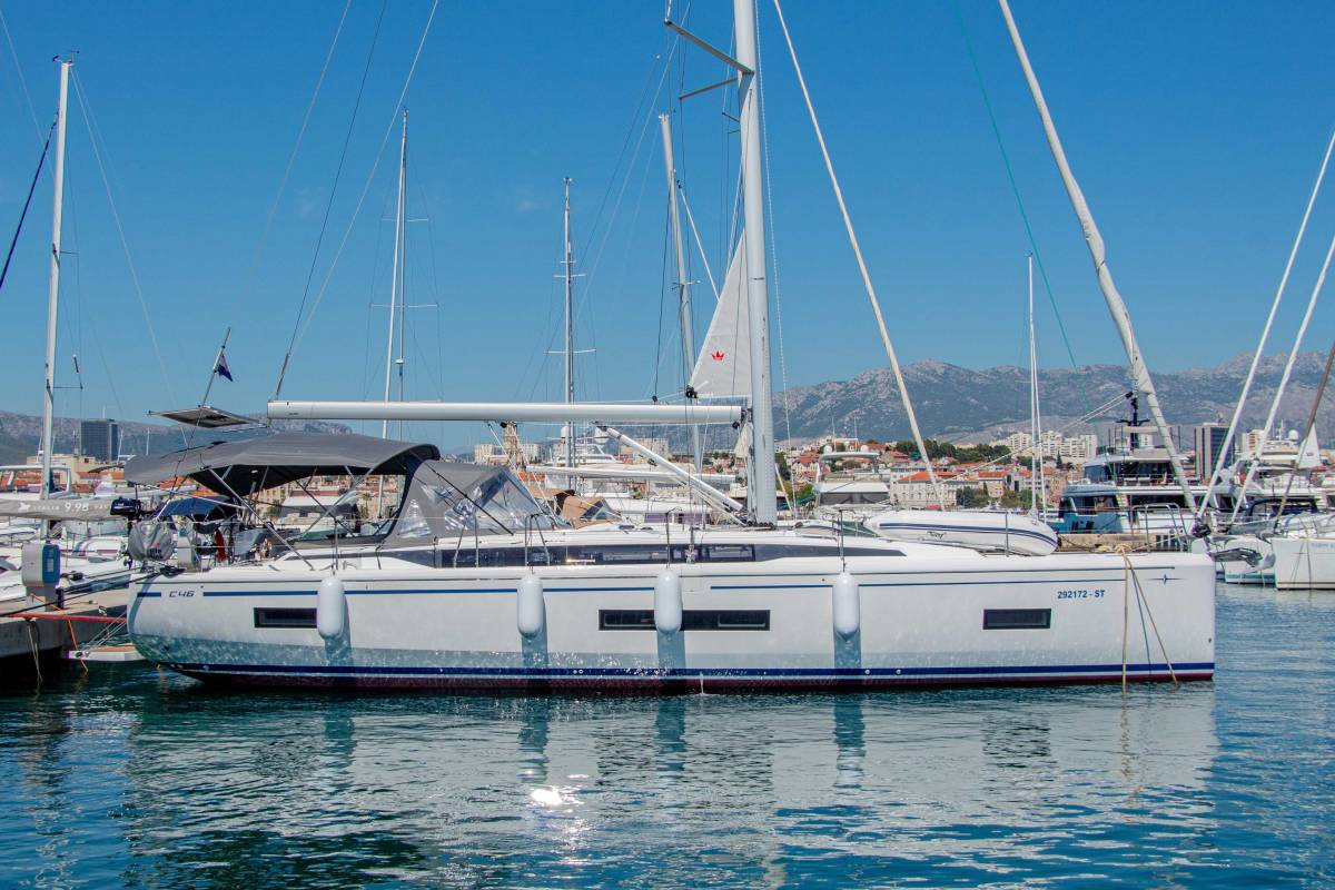 Bavaria C46, Sestrica Vela | Noleggio di Yacht Croazia