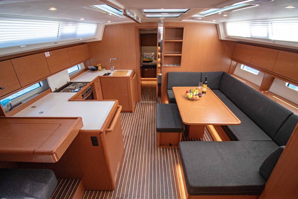 Bavaria C46, Sestrica Vela | Noleggio di Yacht Croazia