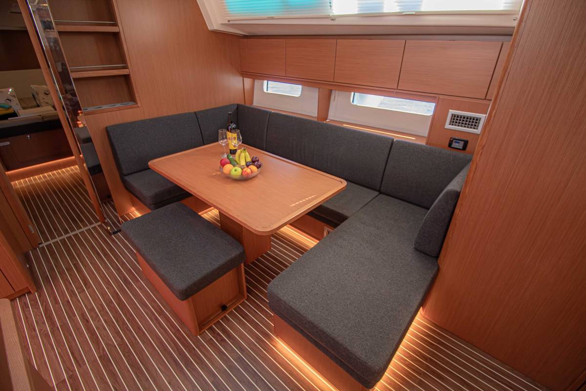 Bavaria C46, Sestrica Vela | Noleggio di Yacht Croazia