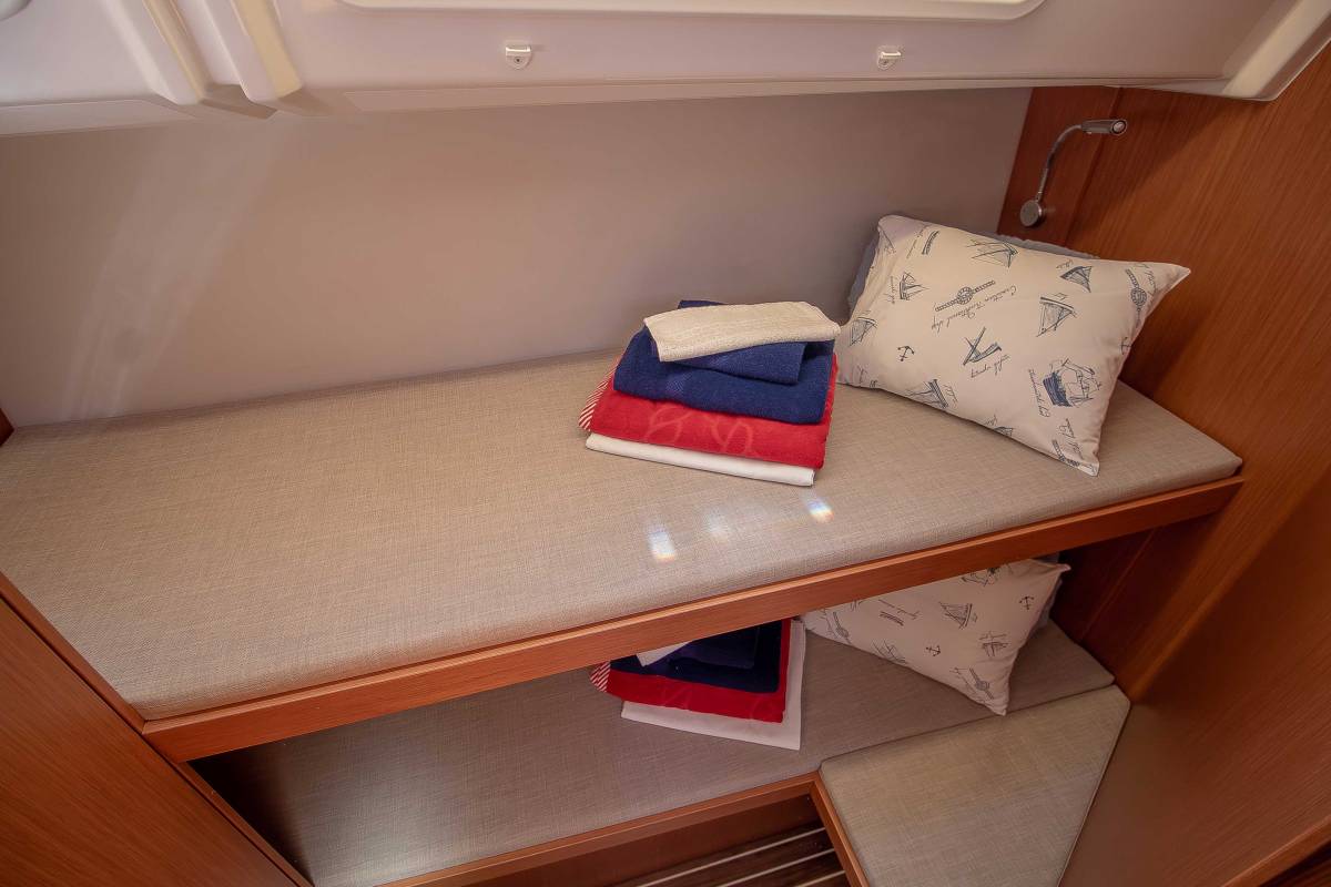 Bavaria C46, Sestrica Vela | Noleggio di Yacht Croazia