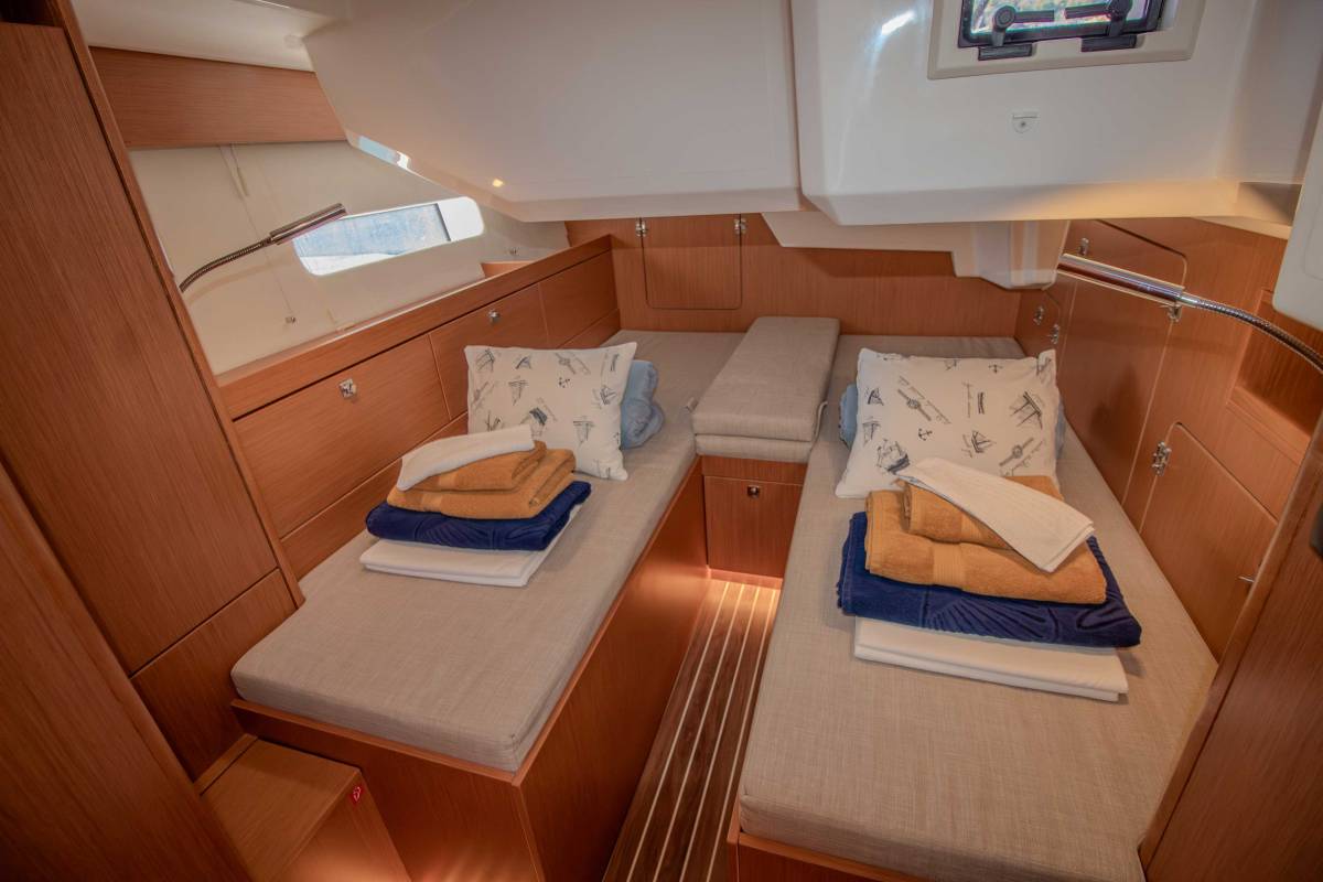 Bavaria C46, Sestrica Vela | Noleggio di Yacht Croazia