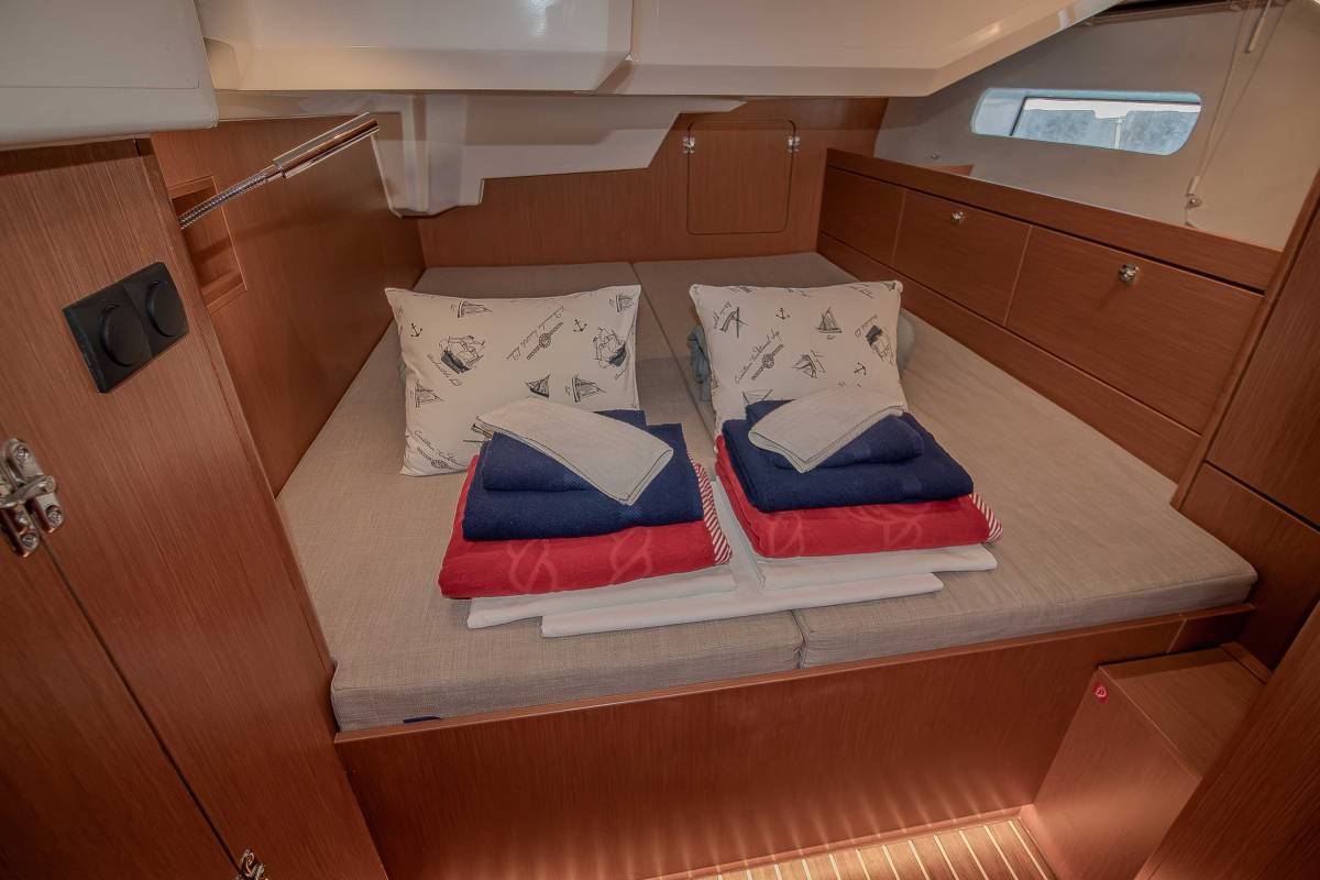 Bavaria C46, Sestrica Vela | Noleggio di Yacht Croazia