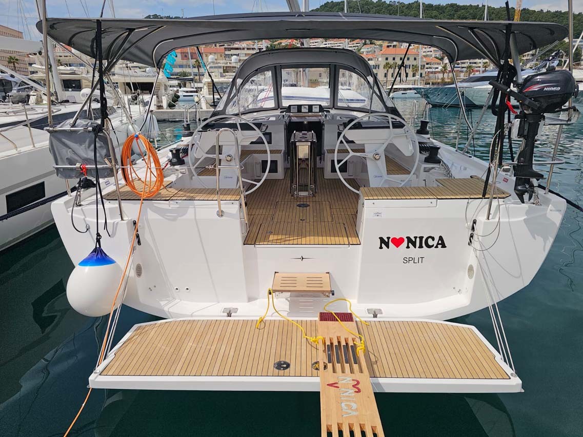 Bavaria C46, Nonica | Yacht Charter Croatia