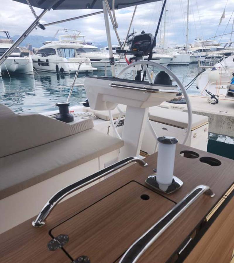 Bavaria C46, Nonica | Yacht Charter Croatia