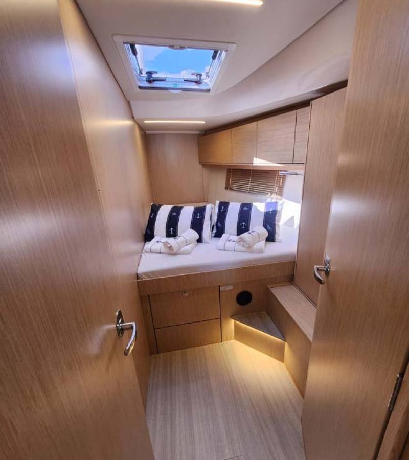 Bavaria C46, Nonica | Yacht Charter Croatia