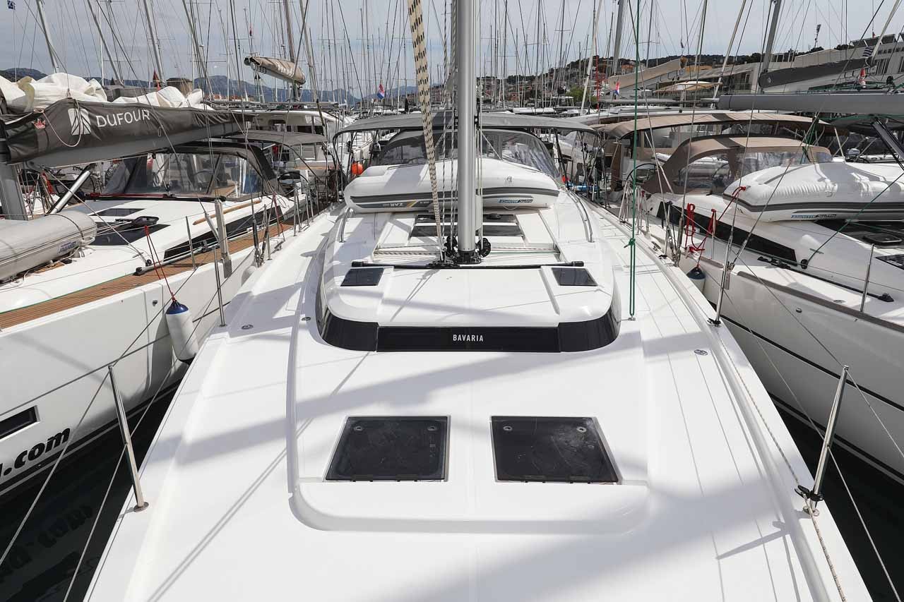 Bavaria C50 Holiday, Granat | Yacht Charter Croatia