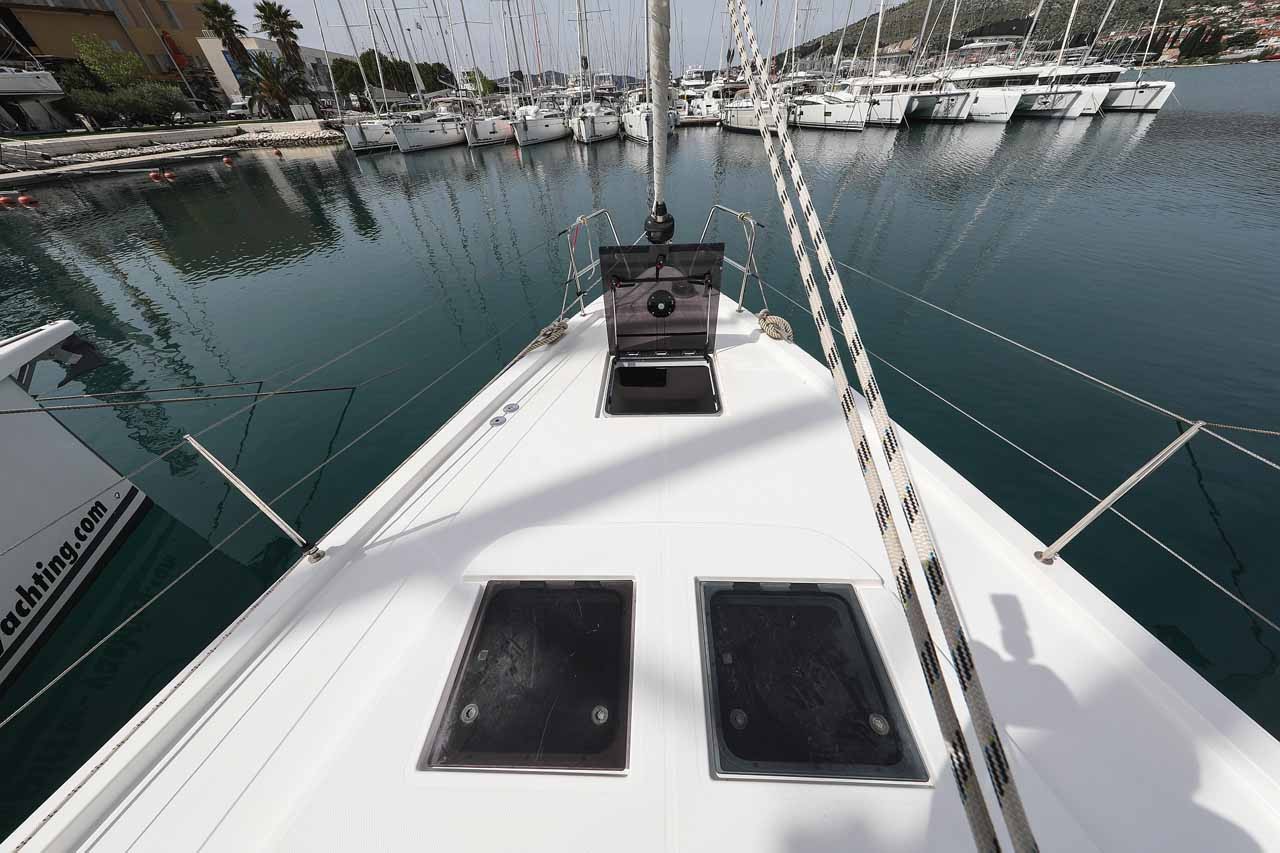 Bavaria C50 Holiday, Granat | Yacht Charter Croatia