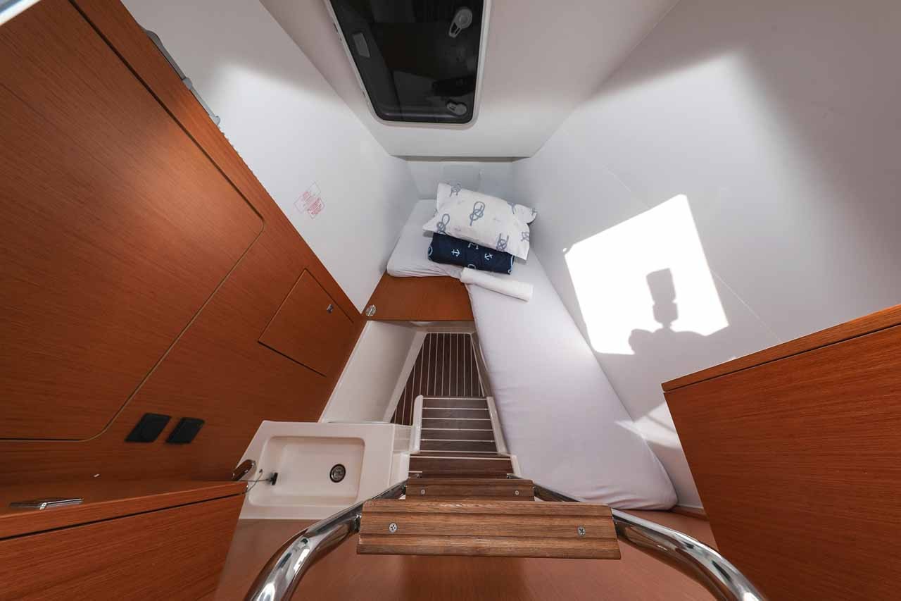 Bavaria C50 Holiday, Granat | Yacht Charter Croatia