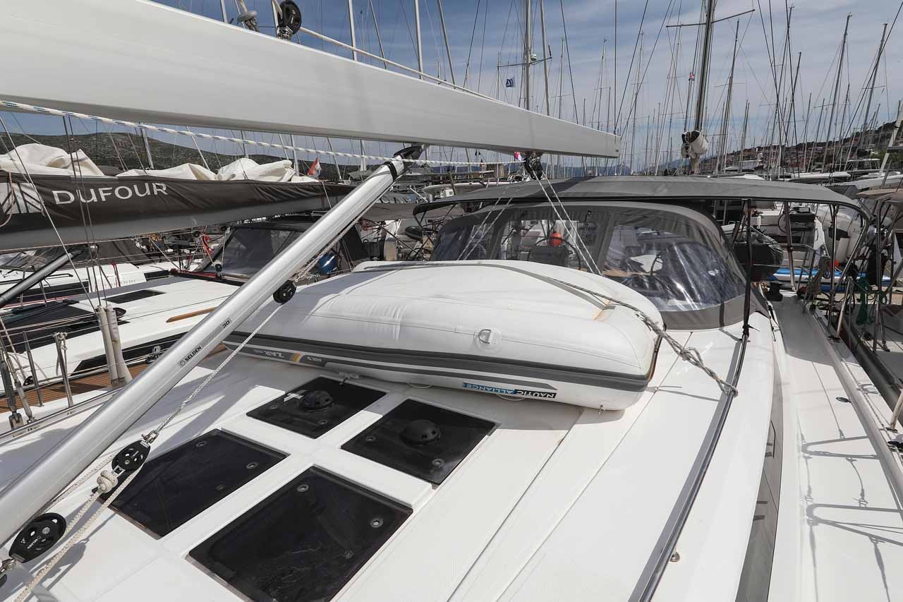 Bavaria C50 Holiday, Granat | Yacht Charter Croatia