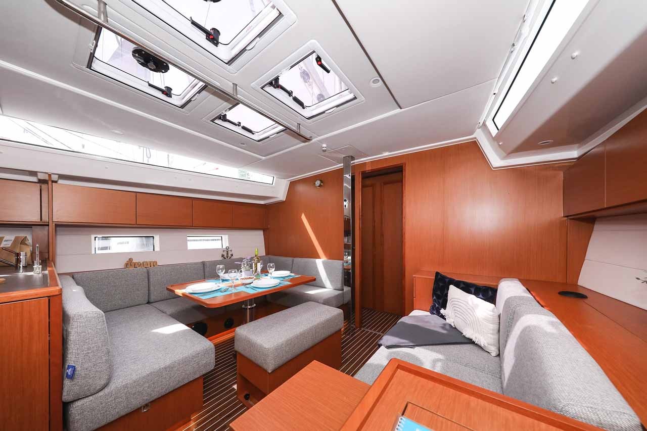 Bavaria C50 Holiday, Granat | Yacht Charter Croatia